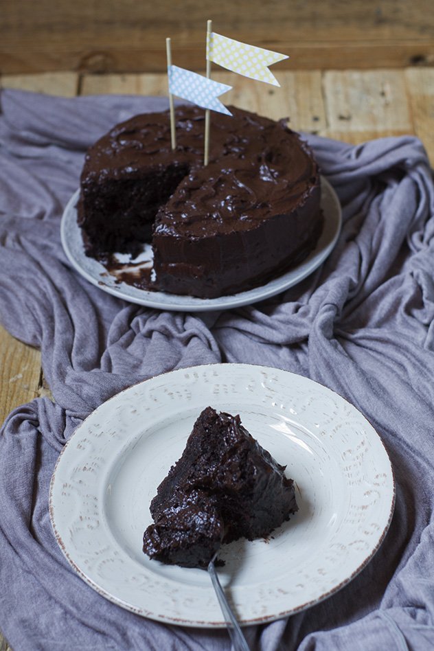 one-bowl-chocolate-cake-dairy-free_03