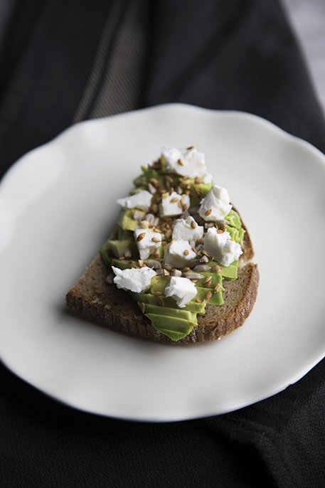 Come fare un avocado toast: 5 (+ 1) varianti