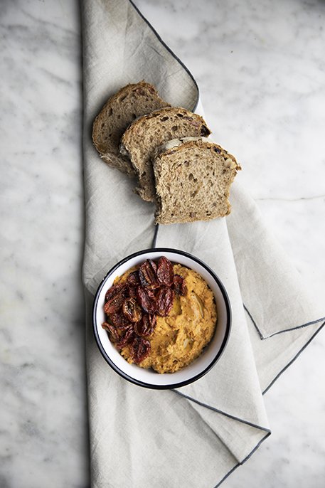 hummus di pomodori secchi