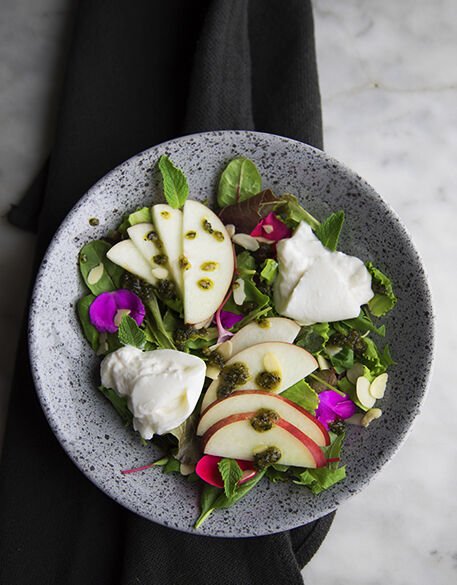 Insalata di pesche e burrata – l’estate nel piatto_03 Insalata di pesche e burrata: l'estate nel piatto