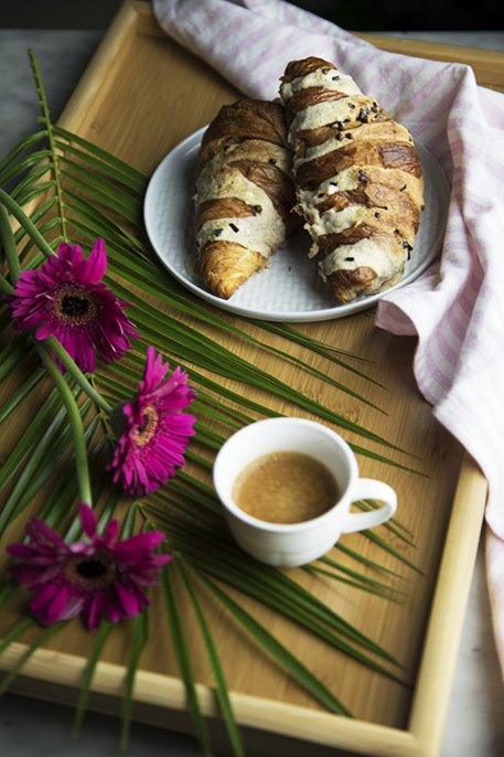 Croissant alle mandorle per una colazione golosa