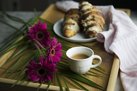Croissant alle mandorle per una colazione golosa