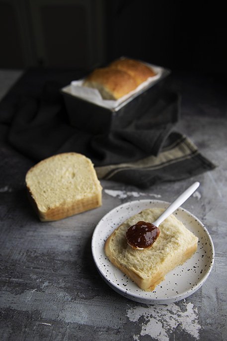Pan brioche al latte di mandorle