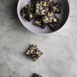 Fudge proteici al cacao e caramello salato_01 Fudge proteici al cacao e caramello salato