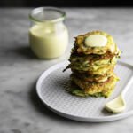 Frittelle di zucchine pronte in 20 minuti_01 Frittelle di zucchine pronte in 20 minuti